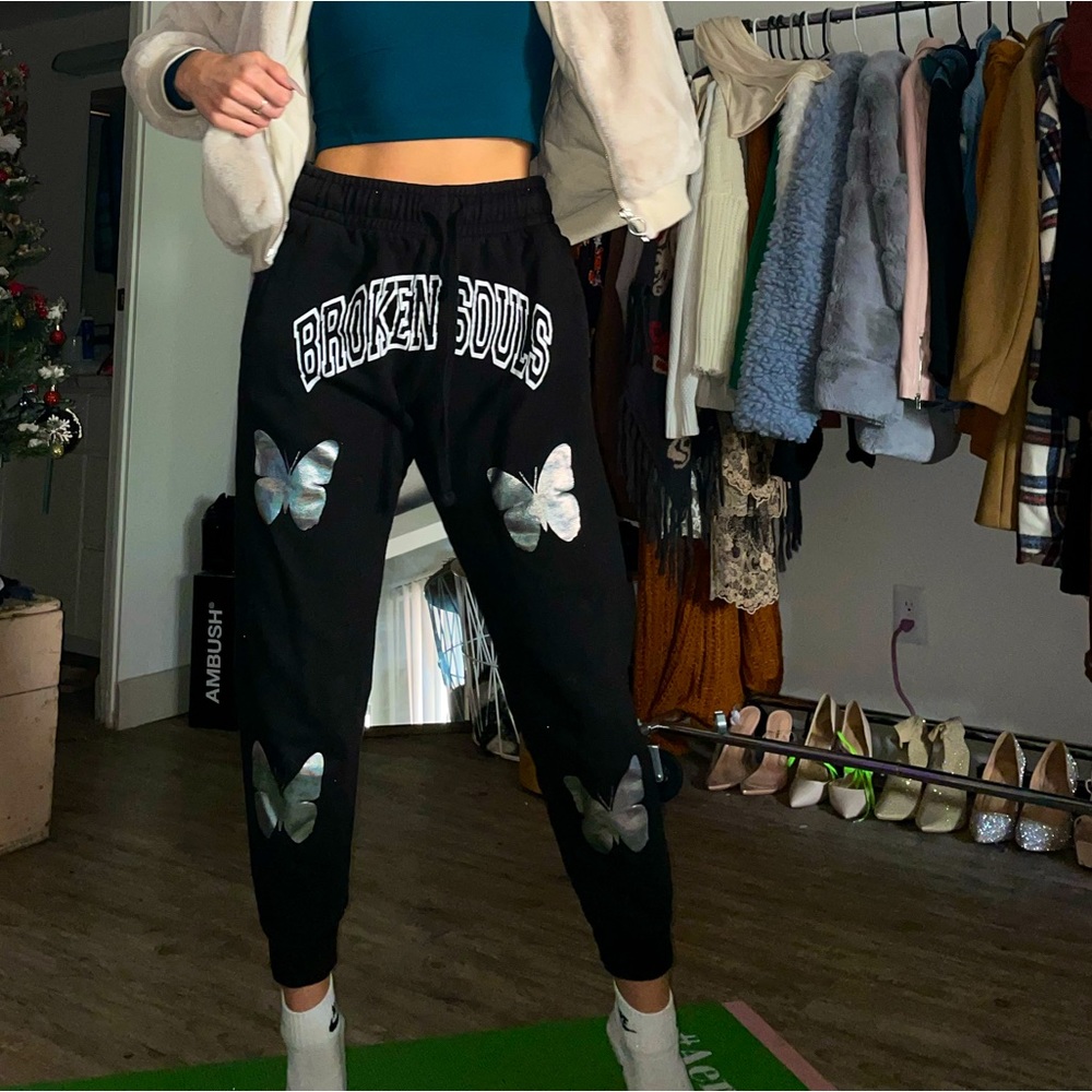 Yours Truly BROKEN SOULS butterfly joggers size Medium
